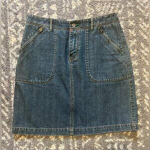 Eddie Bauer Denim Skirt with Pocket Details size 4 100% cotton (E128)
